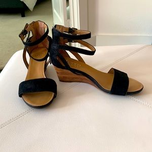 🥰 Black Suede Wedge Sandals | Closet Staple | LIKE NEW | Perfect Gift!